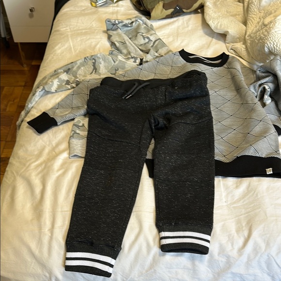 Sovereign Code Los Angeles Boys Hoodie, Sweatshirt Sweatpants - Picture 1 of 4